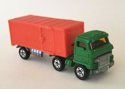 tomica hino